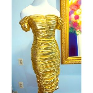 💕💕 Amazingly Beautiful Body Con Gold Dress